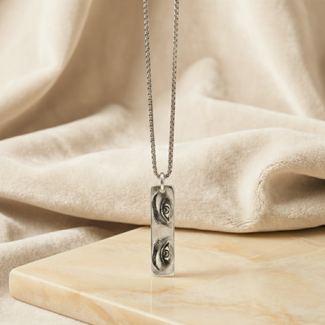 Love Eye - Necklace with eye engraving