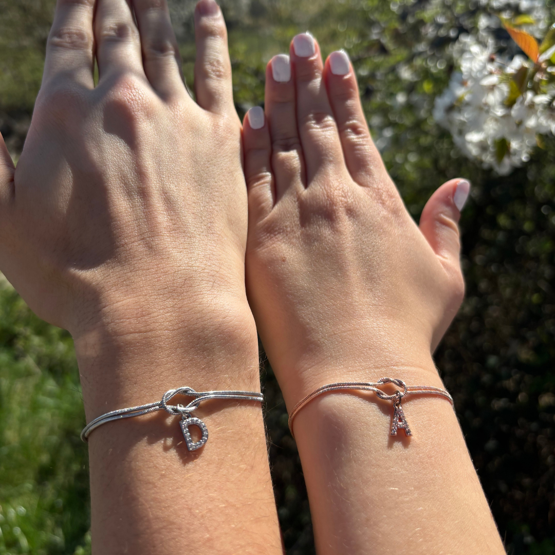 Eternal love knot – partner bracelets
