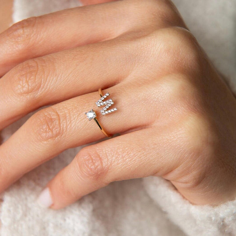 Lovéra – Ring with Initial