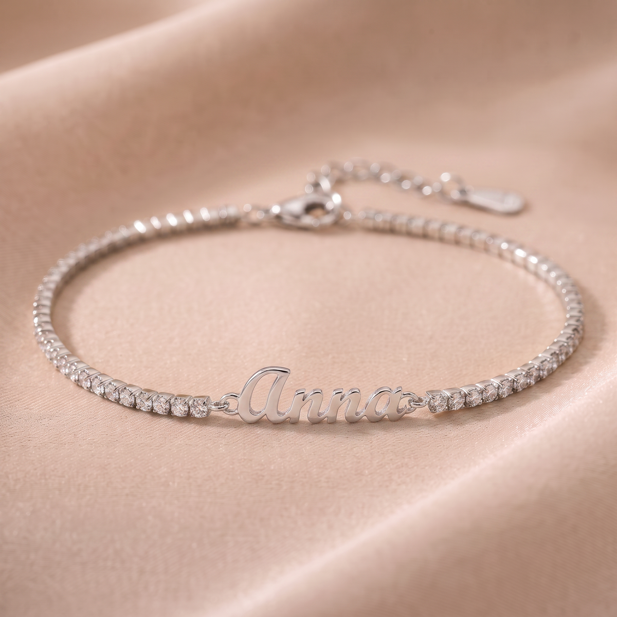 Personalizable tennis bracelet with name