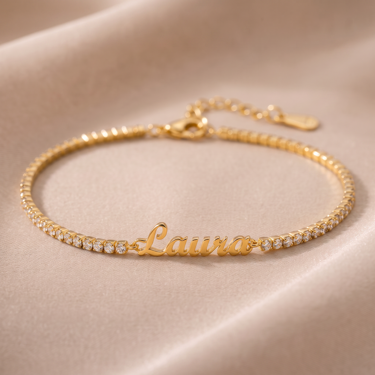 Personalizable tennis bracelet with name