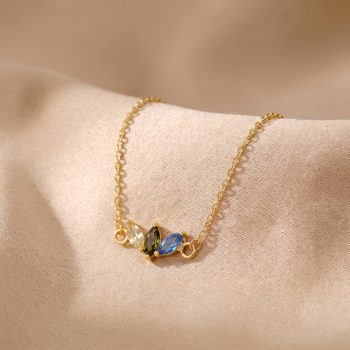 Necklace with 3 birthstones - Birthlia
