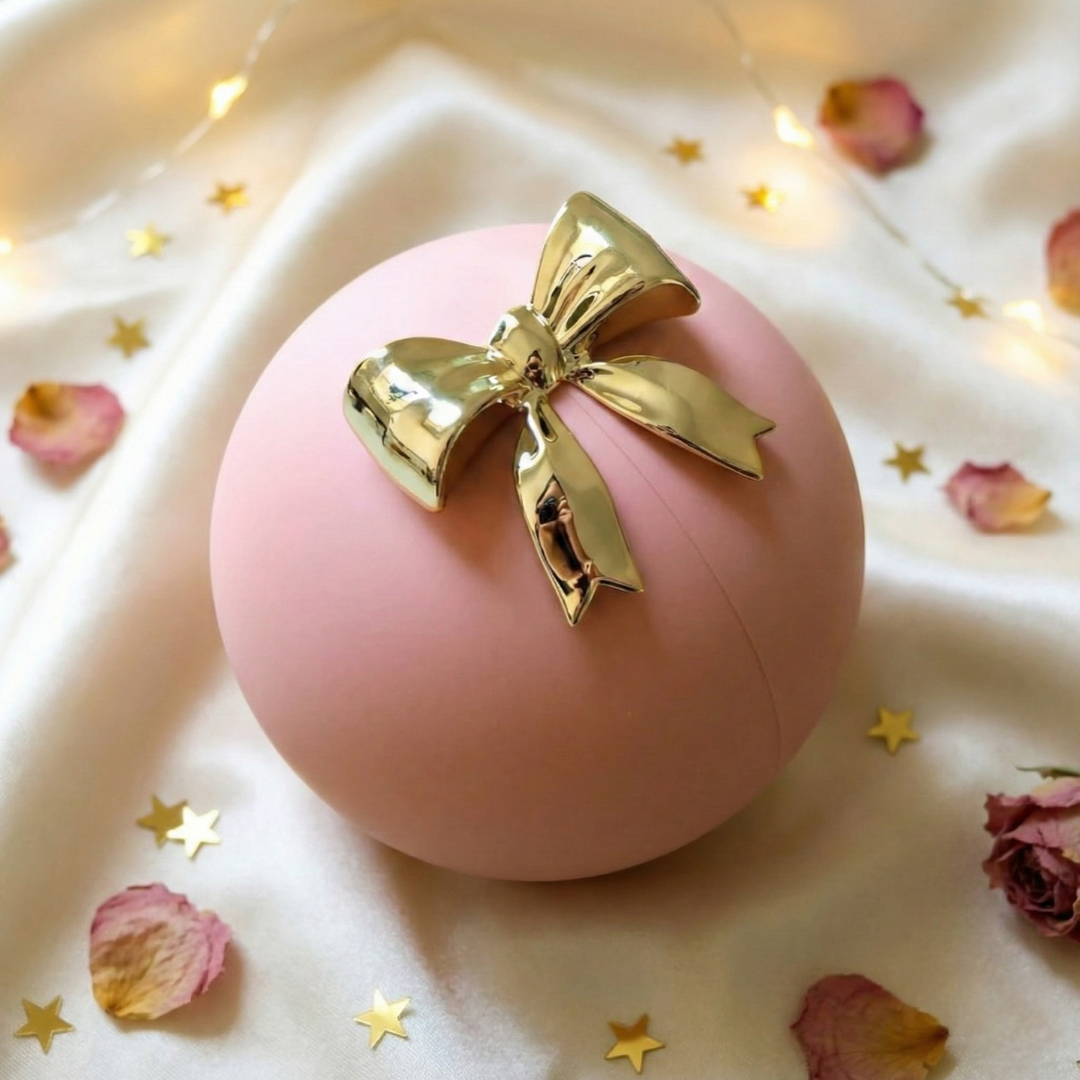 Spherical jewelry box with bow
