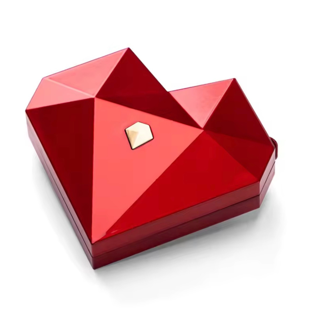 Heart ring box with flip effect