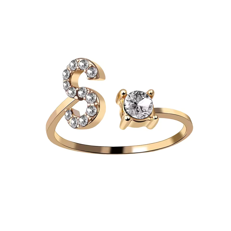 Lovéra – Ring with Initial