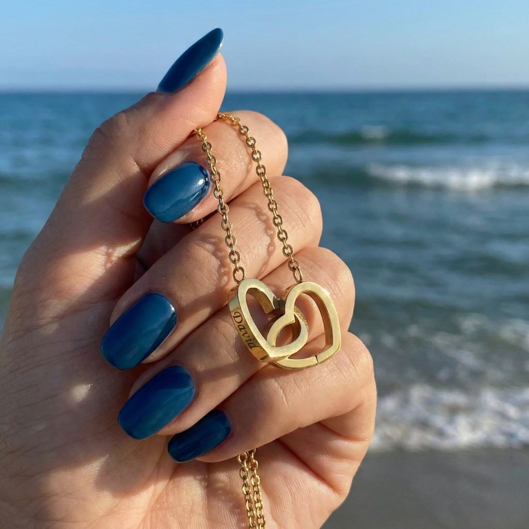 Amora - Double heart necklace with engraving