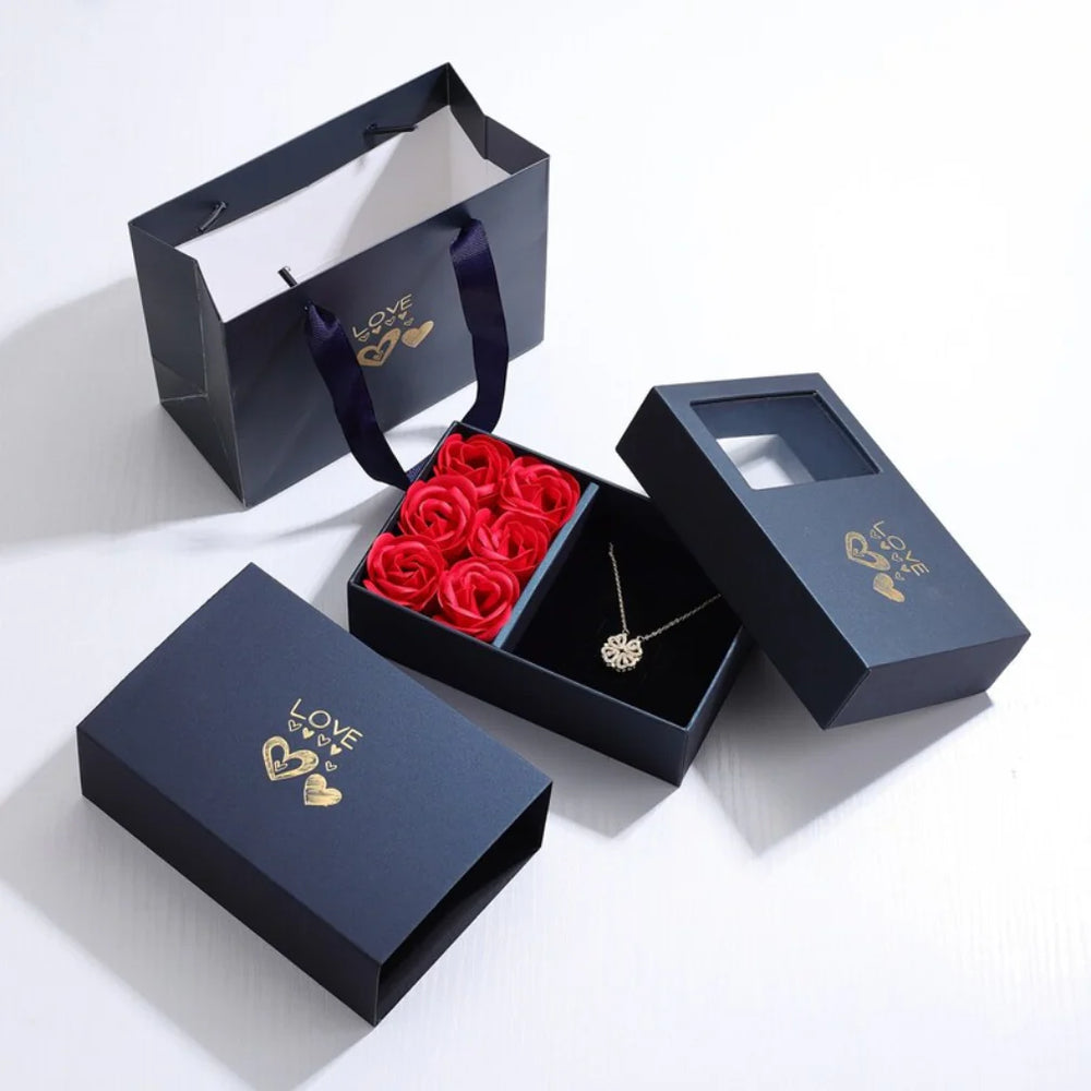 Étoile d’Amour - Zirconia Heart Necklace