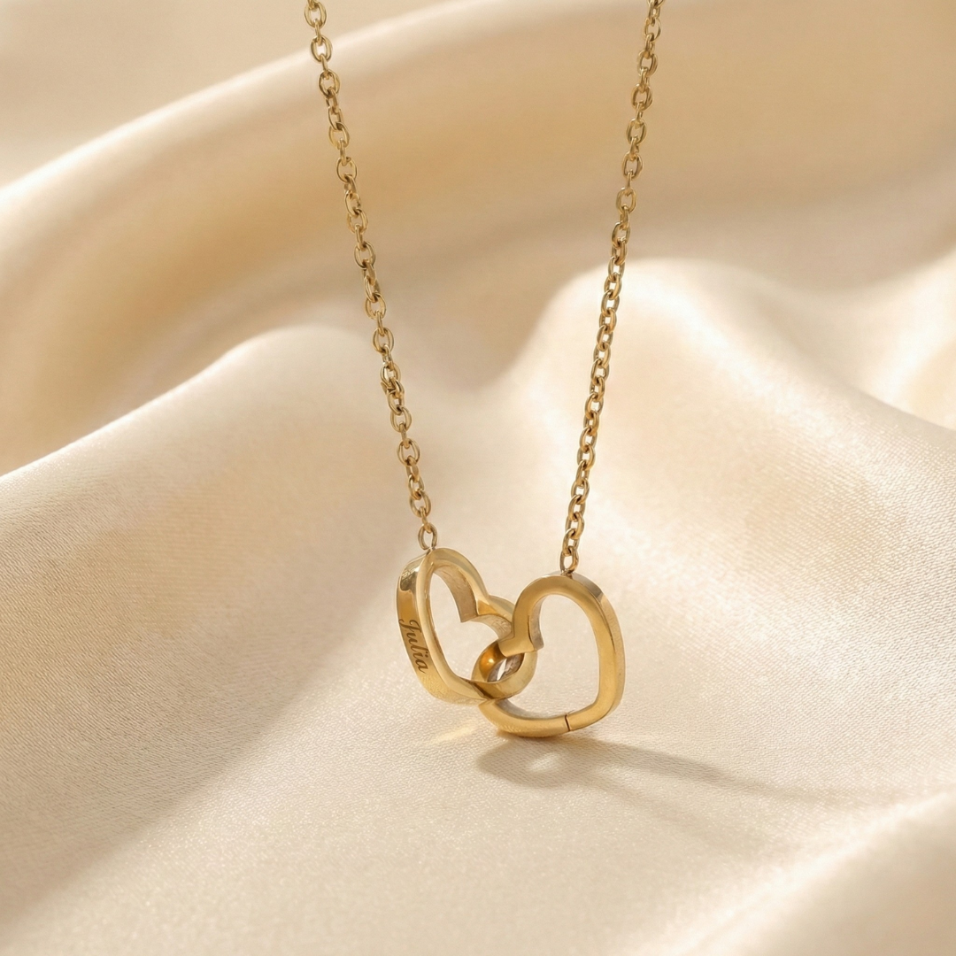 Amora - Double heart necklace with engraving