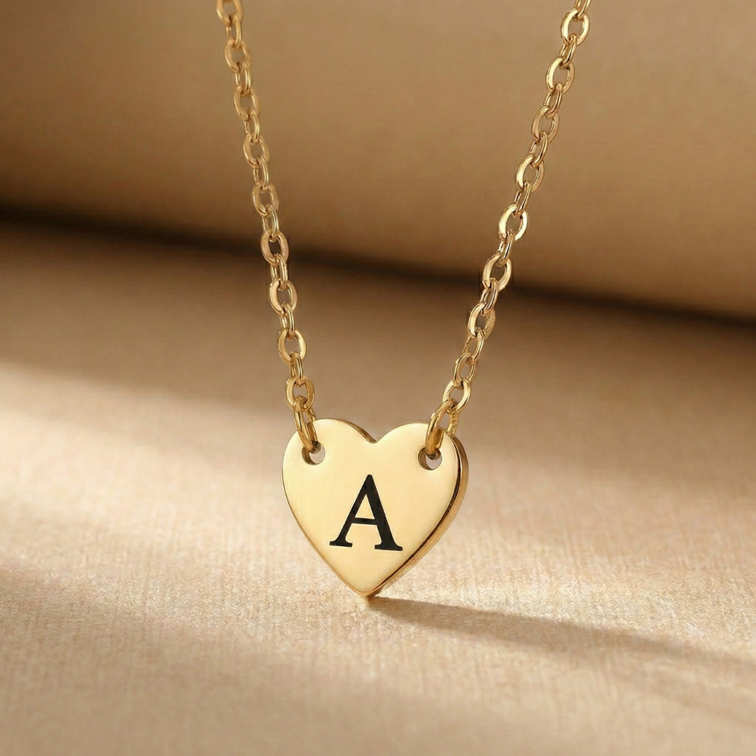 Amora - Necklace with Heart & Engraving