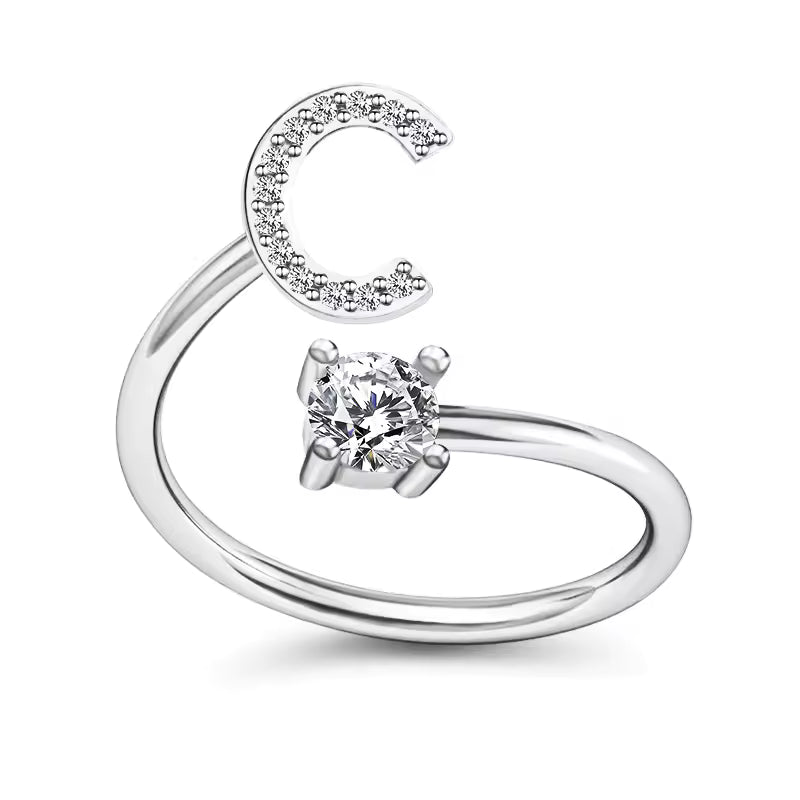 Lovéra – Ring with Initial