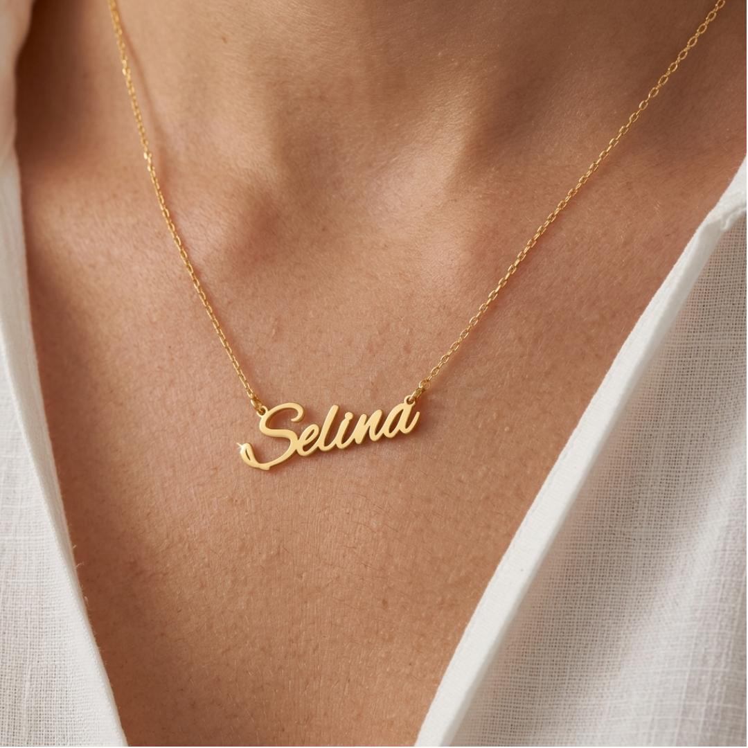 Personalizable name necklace in 3 different colors