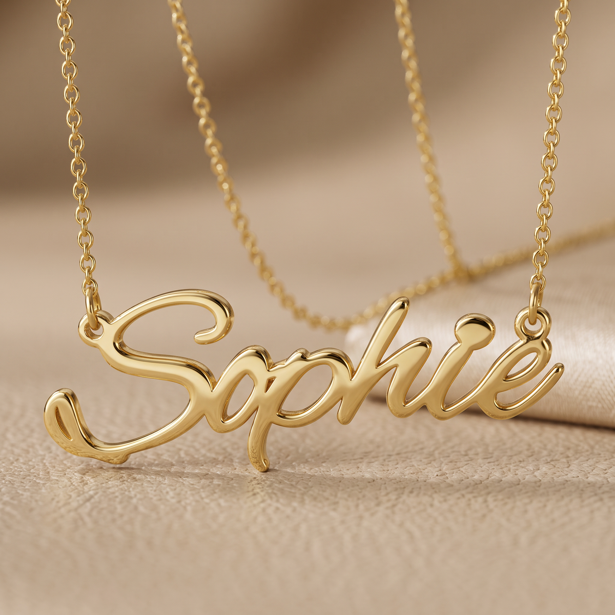 Personalizable name necklace in 3 different colors