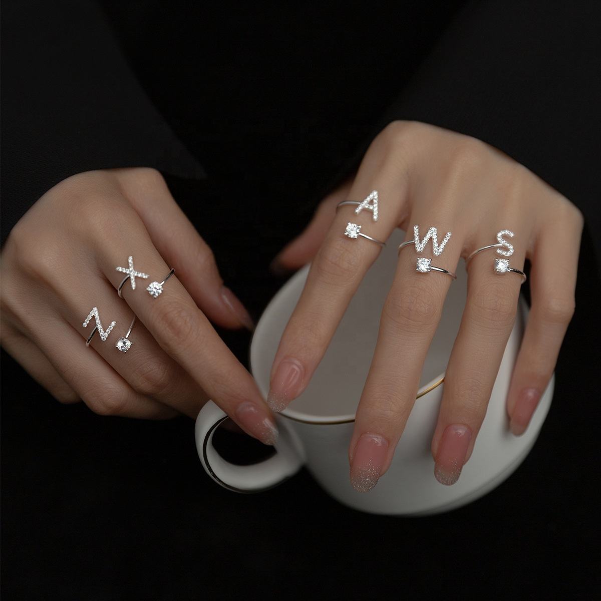 Lovéra – Ring with Initial