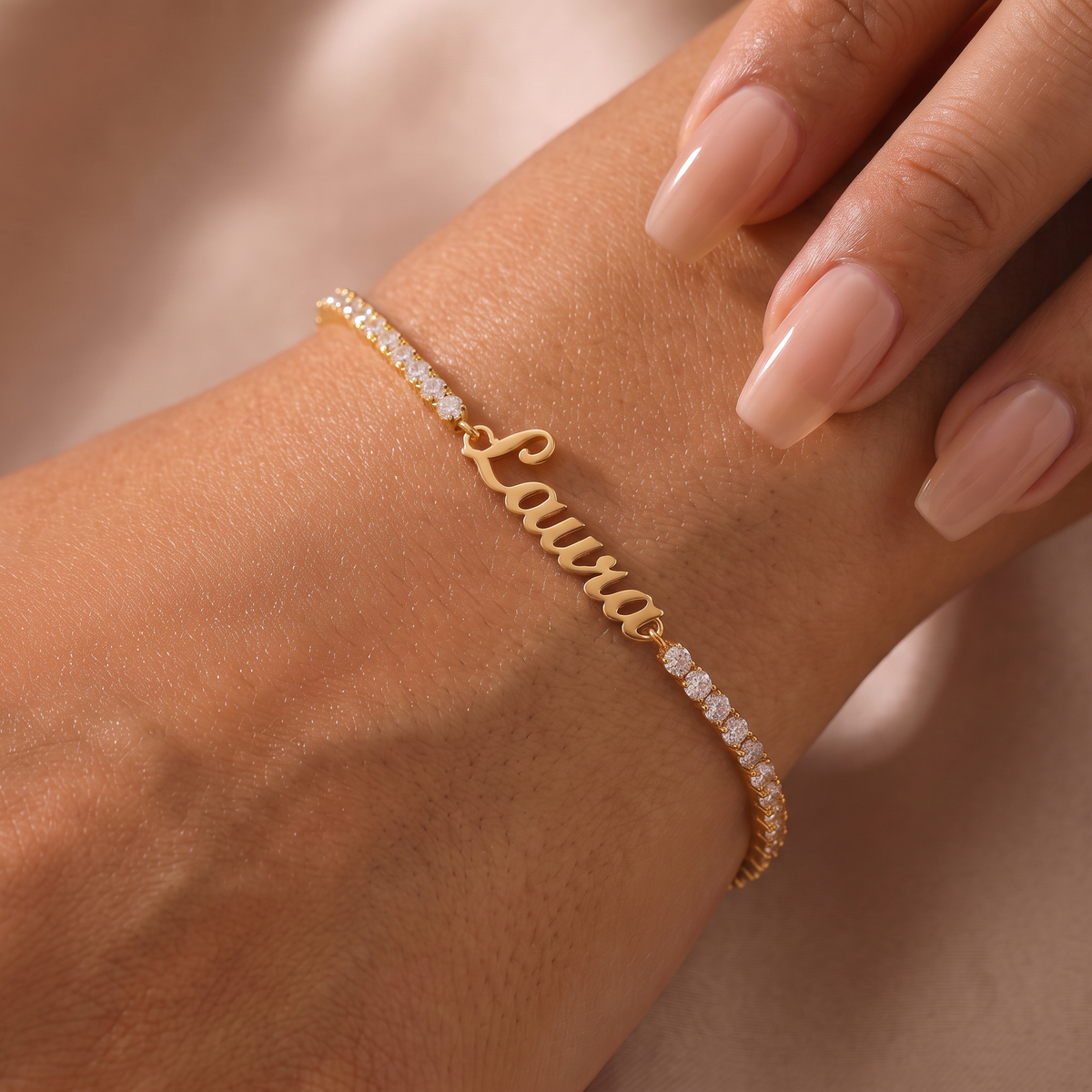 Personalizable tennis bracelet with name