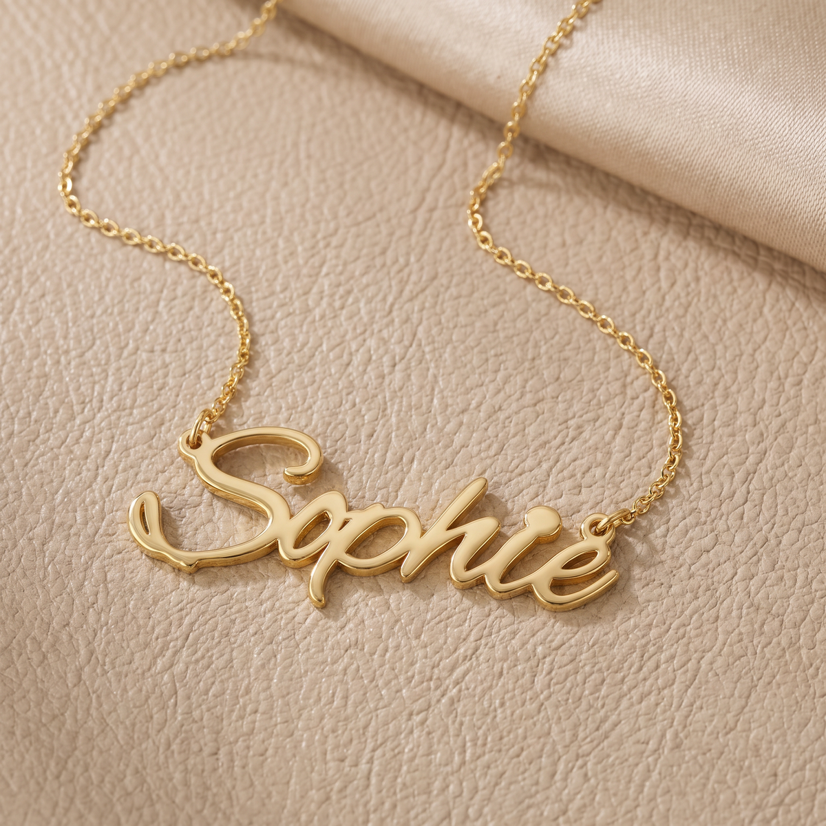 Personalizable name necklace in 3 different colors